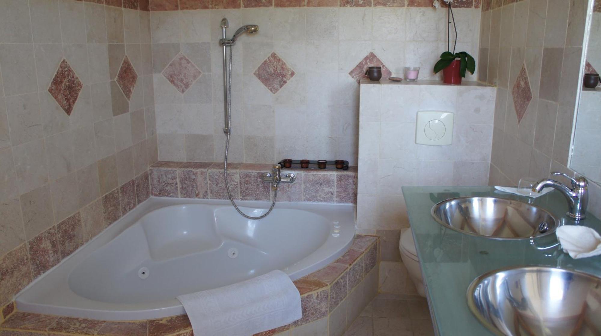 Chambre D'Hotes Ananda Систерон Экстерьер фото